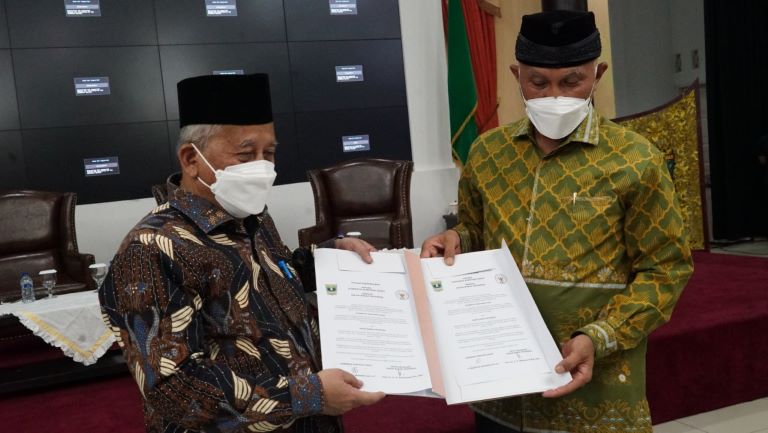 Silaturahmi Dengan Gubernur Sumbar, BWI Lakukan Penandatangan Mou Pengembangan Wakaf